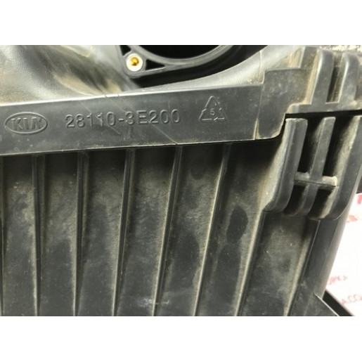 Корпус повітряного фільтра Kia Sorento 2.5CRDI 2002-2009 281103E200